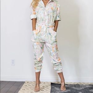 Green linen floral jumpsuit 💚